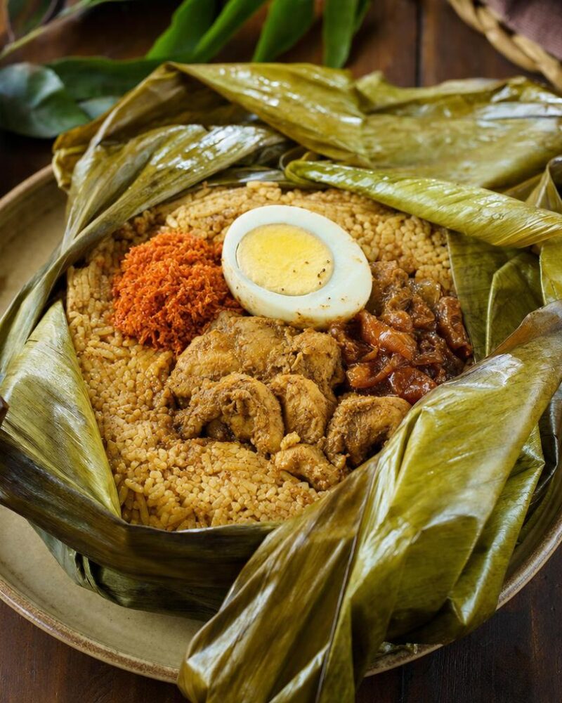 Lamprais — Sri Lankan banana leaf rice parcel
